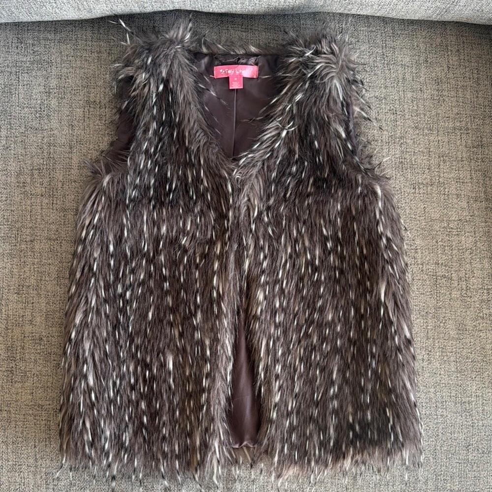 Girls Faux Fur Vest in Gray and Black